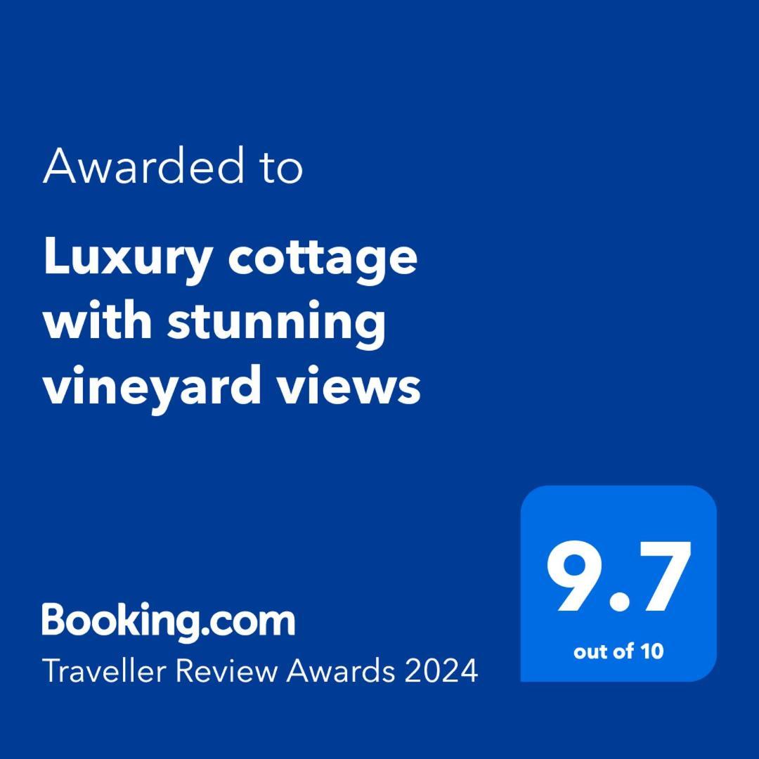 Luxury Cottage With Stunning Vineyard Views Renwick Esterno foto