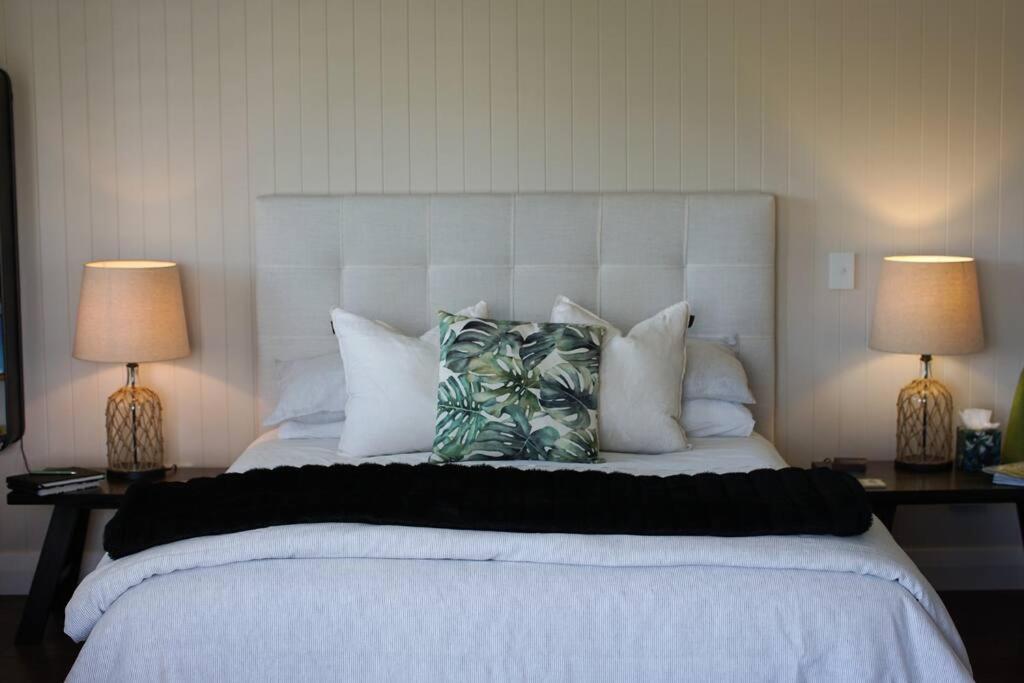 Luxury Cottage With Stunning Vineyard Views Renwick Esterno foto