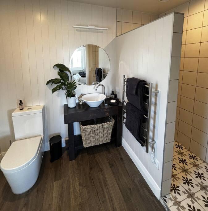 Luxury Cottage With Stunning Vineyard Views Renwick Esterno foto